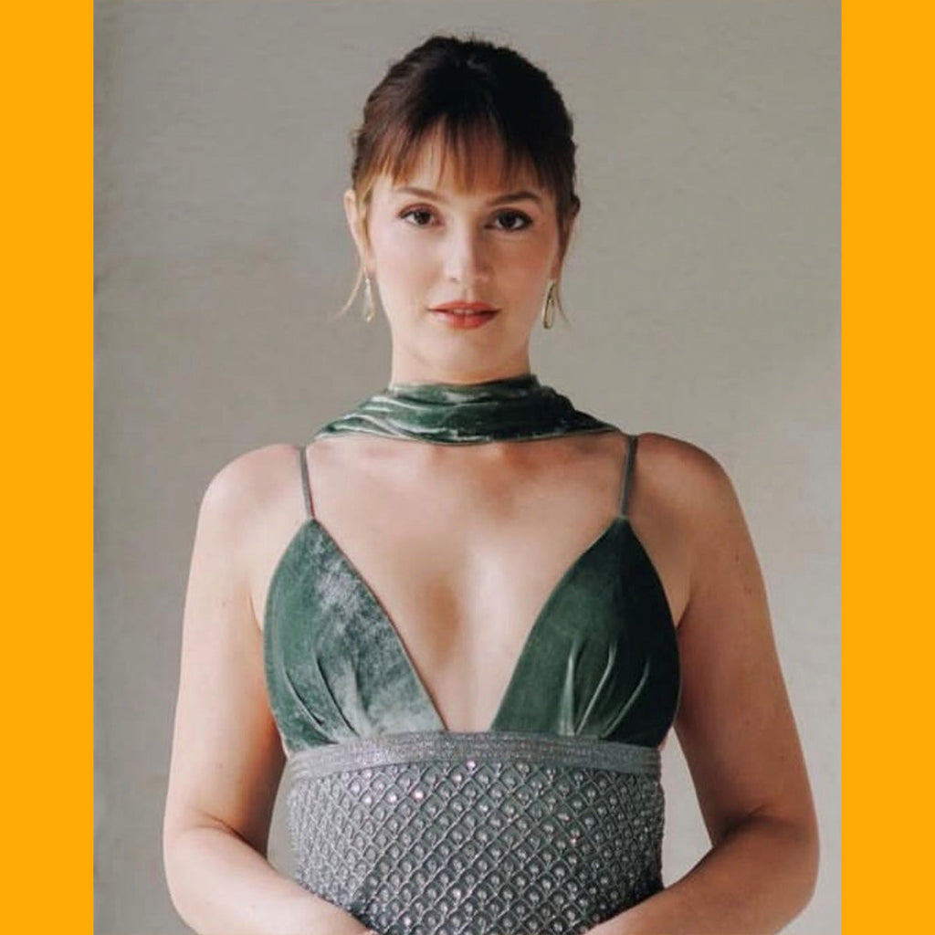 Worn by Leighton Meester