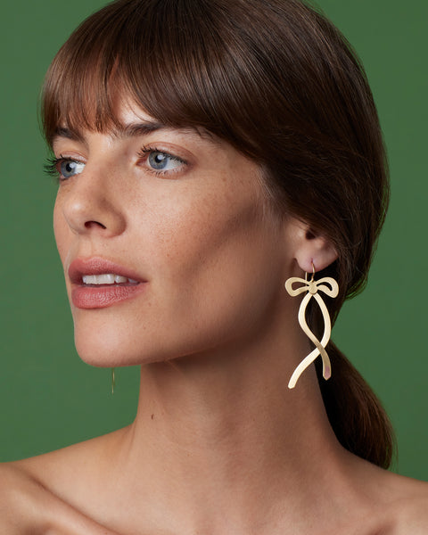 Medium Gold Classic Ribbon Earrings - Irene Neuwirth