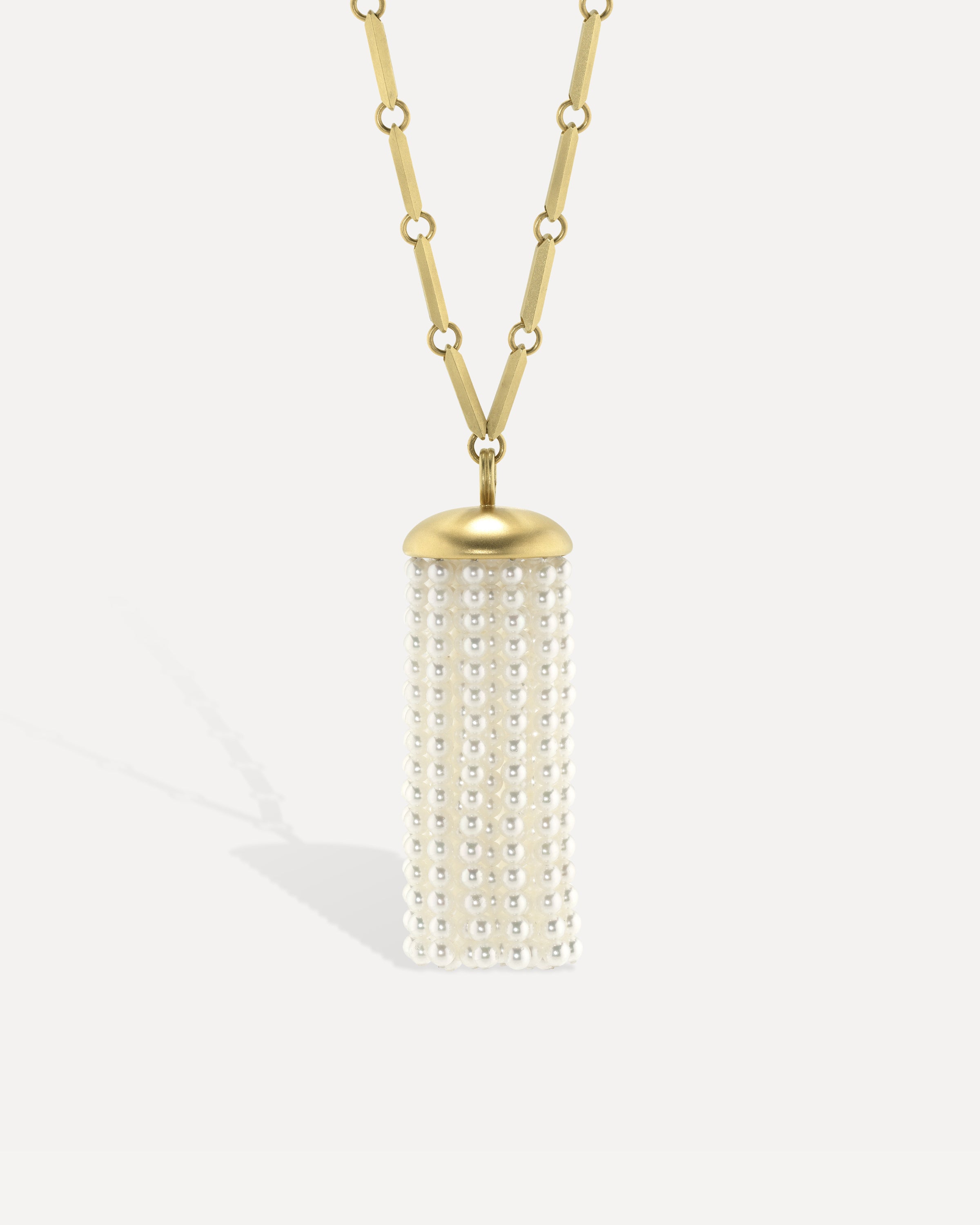 アクセサリー iyu Tassel Lucky Charm Long Pendant Necklace Akoya Pearl 18k Yellow